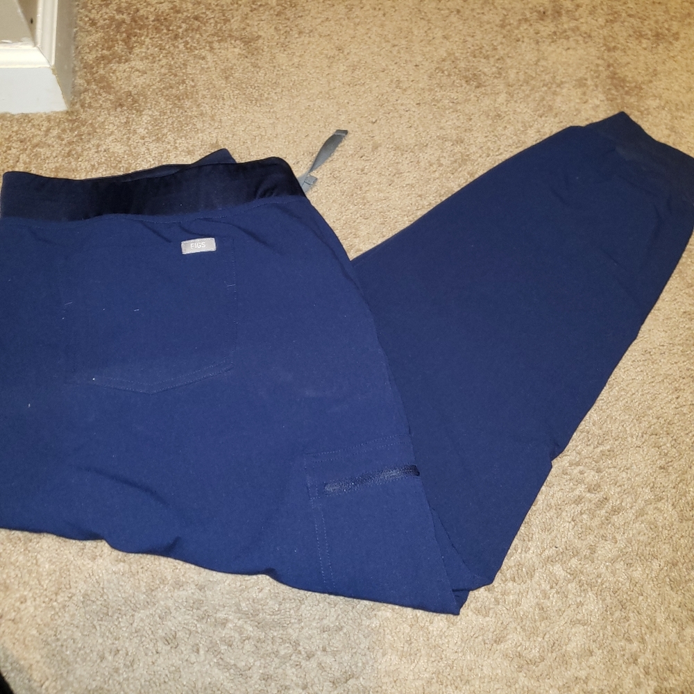 FIGS jogger style navy scrub pants.